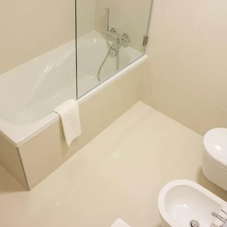 Bright Downtown Apartment Porto